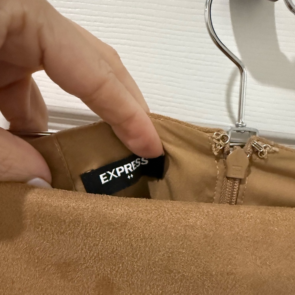 Express Camel Mini Skirt - Picture 3 of 4